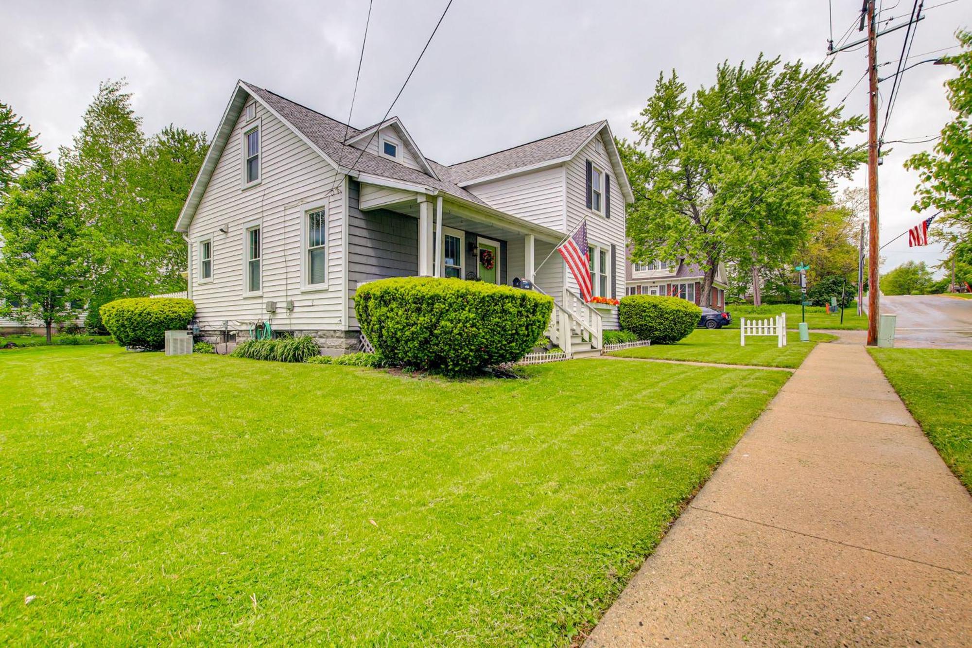 Lavish House With Patio - 2 Blocks To Green Lake! Экстерьер фото