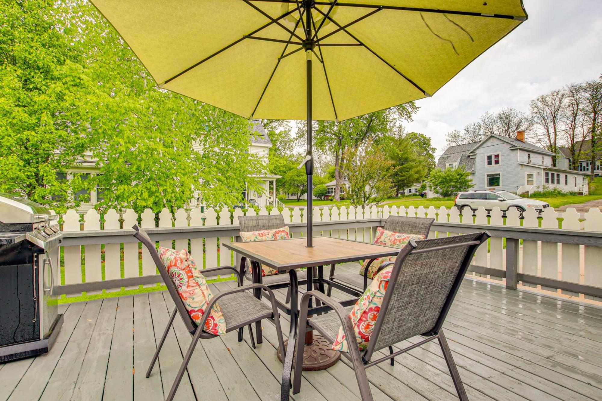 Lavish House With Patio - 2 Blocks To Green Lake! Экстерьер фото