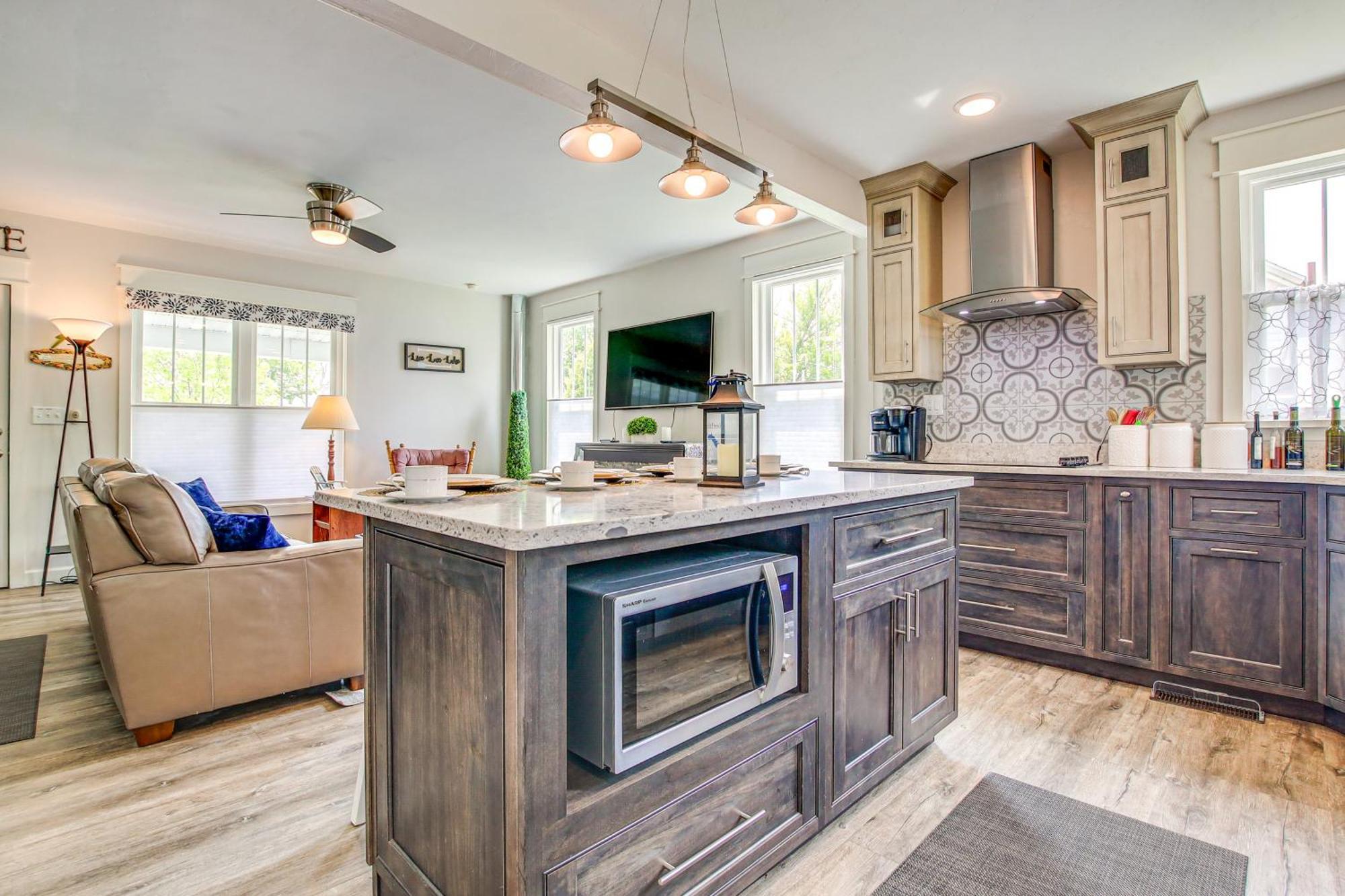 Lavish House With Patio - 2 Blocks To Green Lake! Экстерьер фото