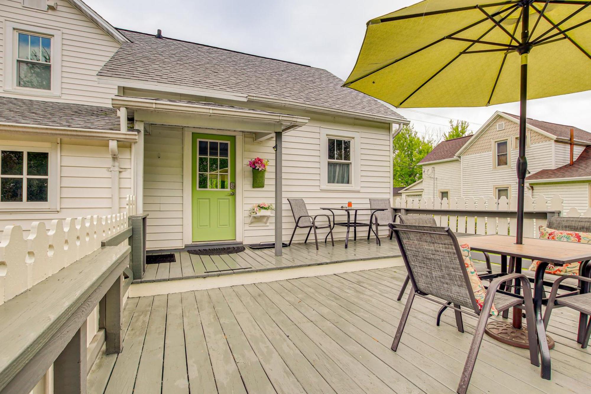Lavish House With Patio - 2 Blocks To Green Lake! Экстерьер фото