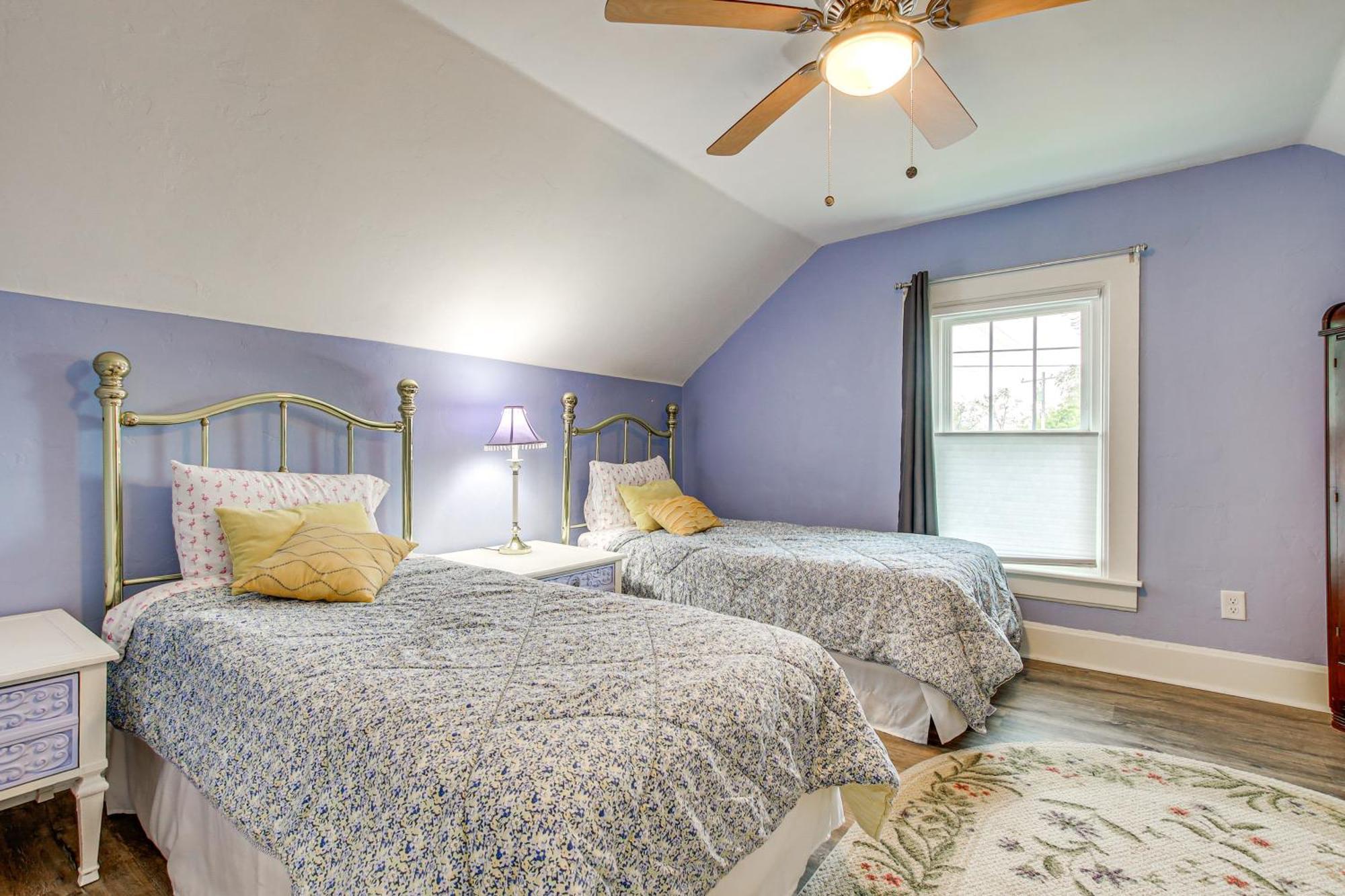 Lavish House With Patio - 2 Blocks To Green Lake! Экстерьер фото