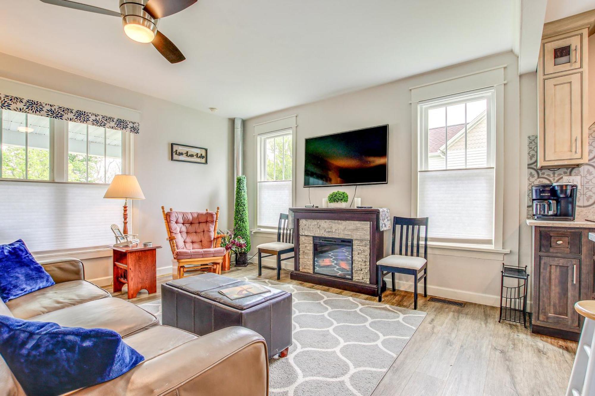 Lavish House With Patio - 2 Blocks To Green Lake! Экстерьер фото