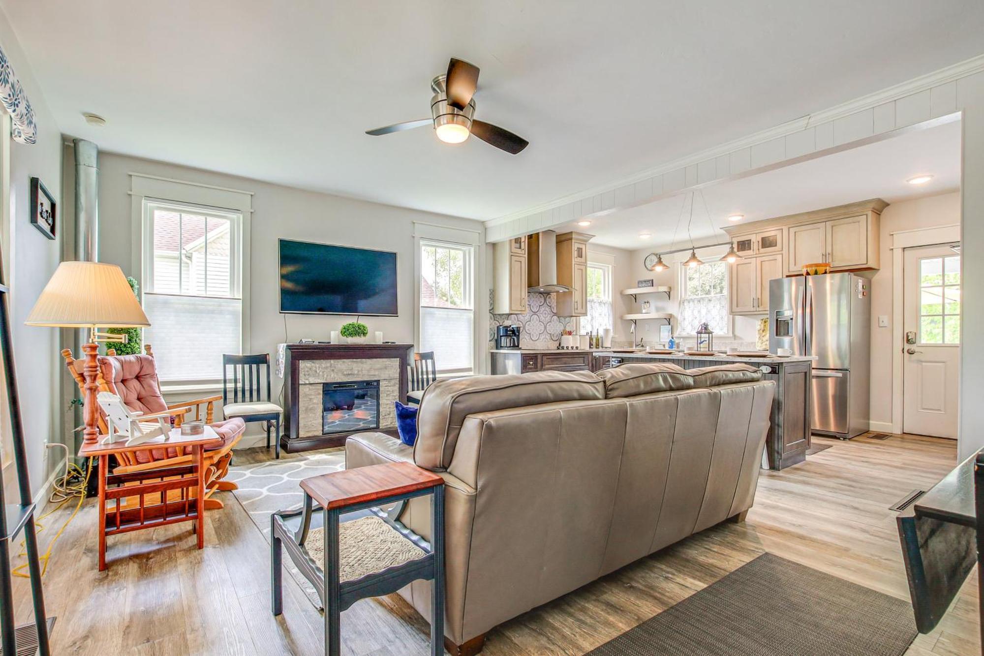 Lavish House With Patio - 2 Blocks To Green Lake! Экстерьер фото